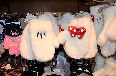 2025冬】ディズニーの手袋全19種まとめ！寒さ対策におすすめ！キッズ