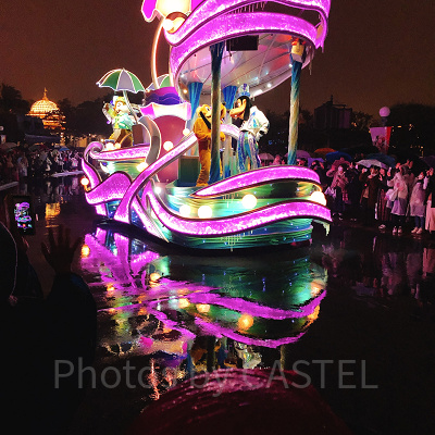 4番目のフロートにはフレンズたち！