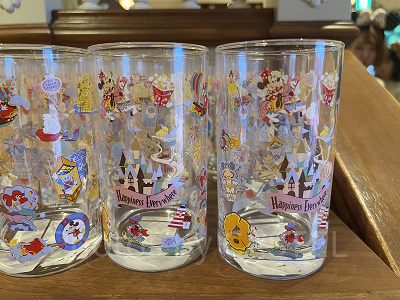 グラス（ディズニーパークモチーフグッズ）