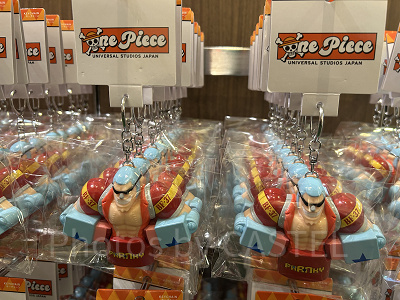 光るキーチェーン（ワンピースグッズ2025）