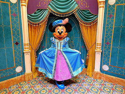 上海ディズニーランドのグリーティング：ロイヤルバンケットホールのミニー