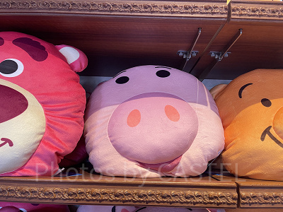 ディズニーランド・シーで買えるトイストーリーグッズ全種まとめ 