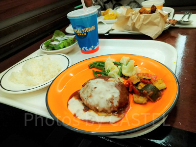 ハンバーグプレートセット(スタジオ・スターズ・レストラン)