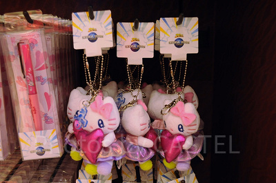 ハローキティの20周年キーチェーン