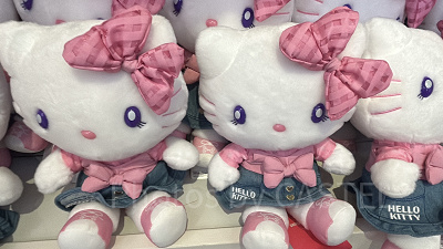 キティのぬいぐるみ