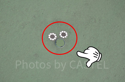 地面にも隠れミッキー