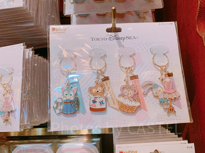 かくれんぼデザインのシェリーメイキーホルダー