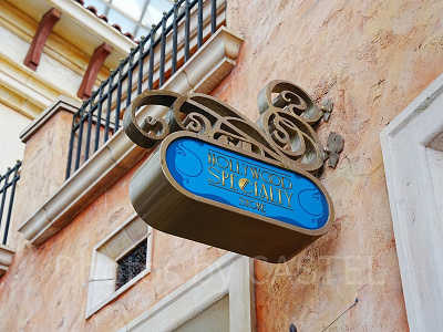 ハリウッド・スペシャルティ・ストアの看板