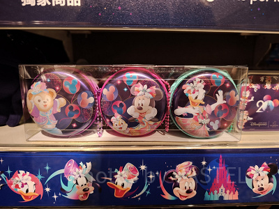 香港ディズニー20周年「ミッキー＆フレンズ・グランドセレブレーショングッズ」：ポーチセット