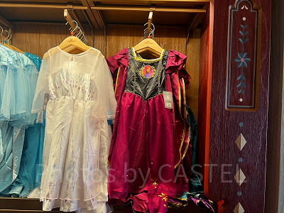 香港ディズニーアナ雪グッズ：子供向けドレス「アナと雪の女王2」（アナ／エルサ）