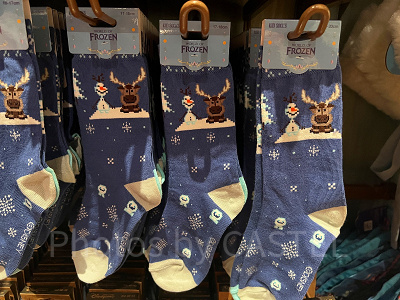 香港ディズニーアナ雪グッズ:オラフ&スヴェン柄ソックス