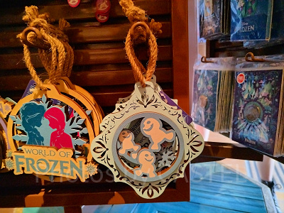 香港ディズニーアナ雪グッズ:木彫りの壁飾り(スノーギース)