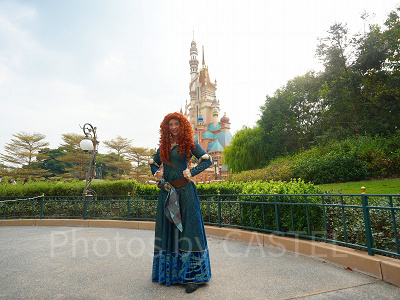 香港ディズニーのグリーティング：お城前のメリダ