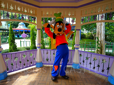 香港ディズニーのグリーティング:ファンタジーガーデンのグーフィー