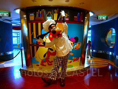 香港ディズニーのインクアンドプレート:グーフィー
