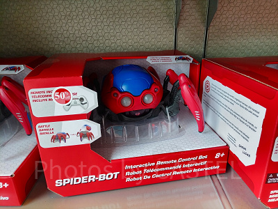 香港ディズニーマーベルグッズ：対戦型リモコンスパイダーボット