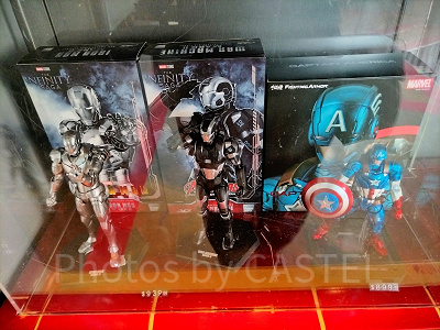香港ディズニーマーベルグッズ：ダイキャストフィギュアスタンド