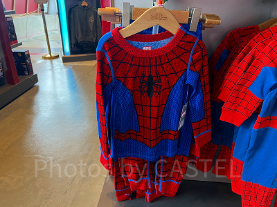 香港ディズニーマーベルグッズ：スパイダーマンなりきりトレーナー
