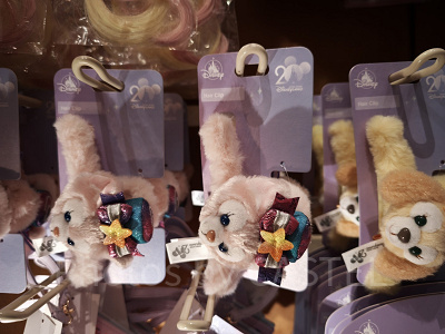 香港ディズニー20周年「ダッフィー&フレンズ・グランドセレブレーショングッズ」:リーナベルのヘアバンスクリップ