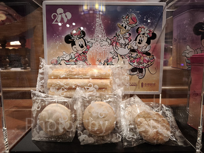 香港ディズニー20周年「ミッキー＆フレンズ・グランドセレブレーショングッズ」：奇華餅家コラボお菓子