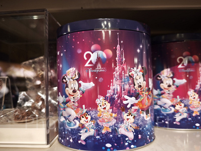 香港ディズニー20周年「ミッキー&フレンズ・グランドセレブレーショングッズ」:チョコレートクランチ缶