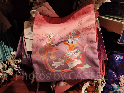 香港ディズニー20周年「ミッキー＆フレンズ・グランドセレブレーショングッズ」：きんちゃく袋