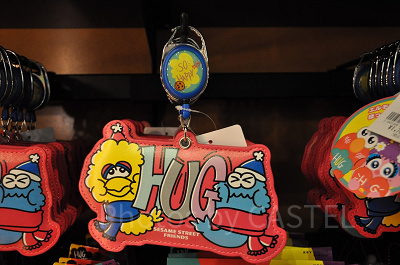 HUG ME!! HUG US!!のパスケース