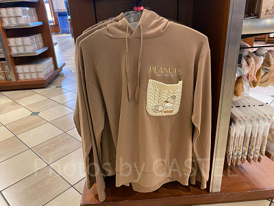 スヌーピーのパーカー（ブラウン）／USJクリスマスグッズ2022