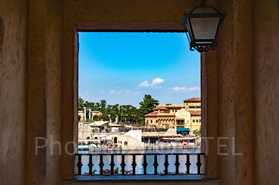 「ポンテ・ベッキオ」橋の途中設定：35㎜ SS1/800 F6.3 ISO100