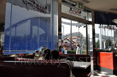 メルズドライブイン店内