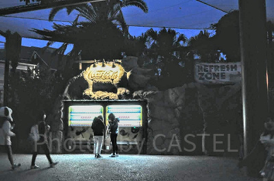 夜のジュラシックパークエリア／USJ