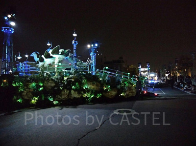 ジュラシックワールドのフロート／USJ新ナイトパレード