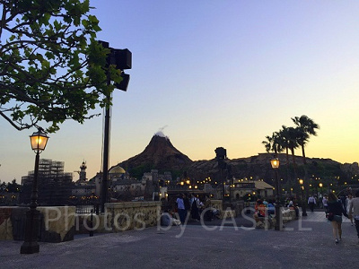 プロメテウス火山のある風景