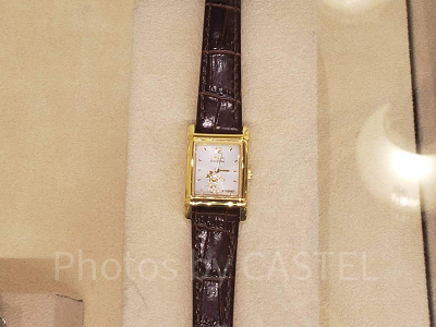 皮ベルトのソーラーウォッチ