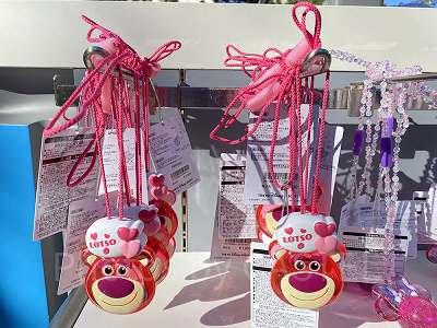 ロッツォの光るペンダント