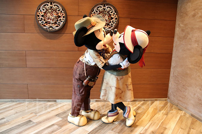 ラブラブなミッキーとミニー