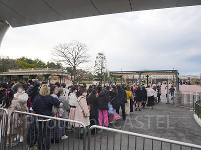 3月ディズニーランド混雑レポ:手荷物検査場(7:30頃)