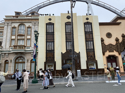 「マックス・ファクタービル」：ハリウッド大通り6777番地