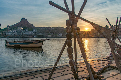 メディテレーニアンハーバー ミッキー広場前設定：16㎜ SS1/125 F16 ISO100