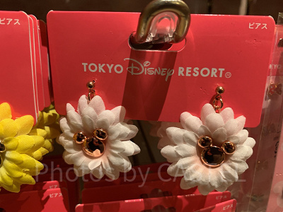 ミッキーの花ピアス