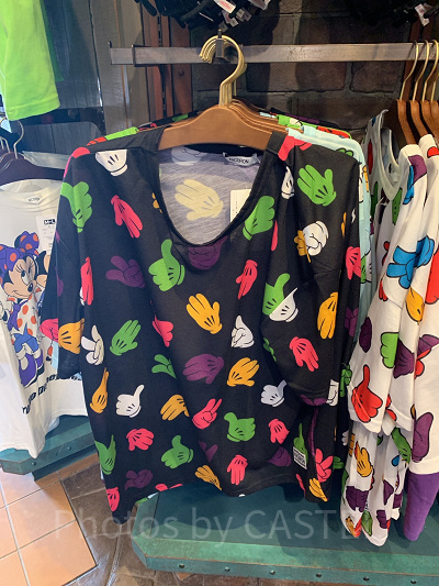 ミッキーグローブ総柄Tシャツ（ブラック）