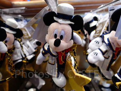 ミッキーぬいぐるみバッジ