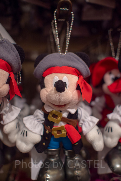 ミッキーぬいぐるみバッジ