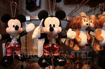 ミッキーのぬいぐるみバッジ