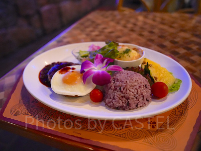 レインボー様☆フードテーブル☆木製☆名前入れます レインボー様☆フードテーブル☆木製☆名前入れます