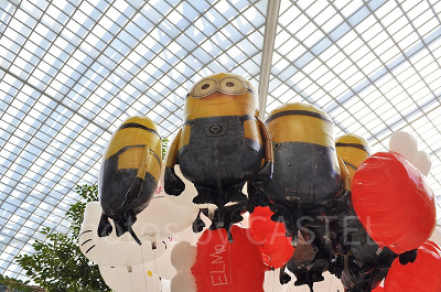 手がユラユラ動くユニバのミニオン風船