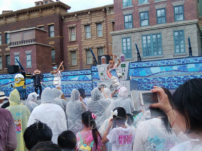 ミニオンクールファッションショー/ウインターファッションのモデルたち