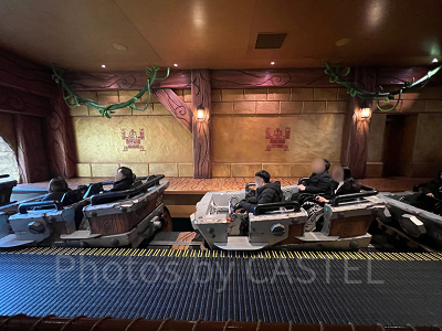 ドンキーコングのクレイジートロッコのライド