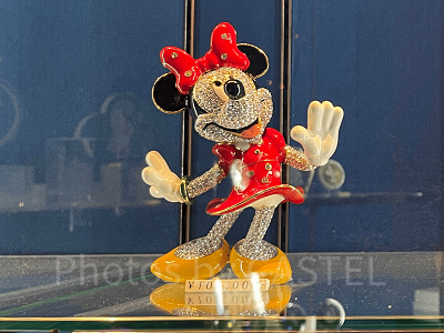 ミニーのフィギュア