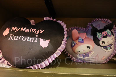 マイメロディとクロミのクッション（ユニバハロウィングッズ2023）